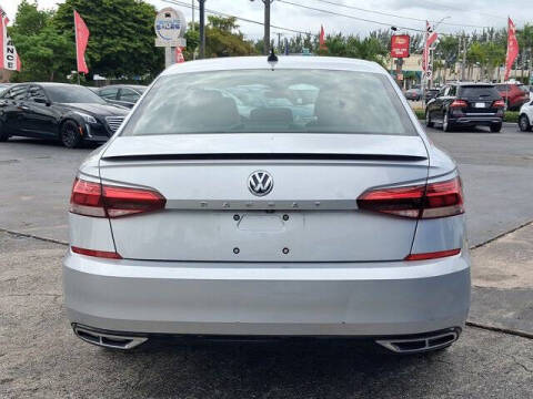 2020 Volkswagen Passat R-Line