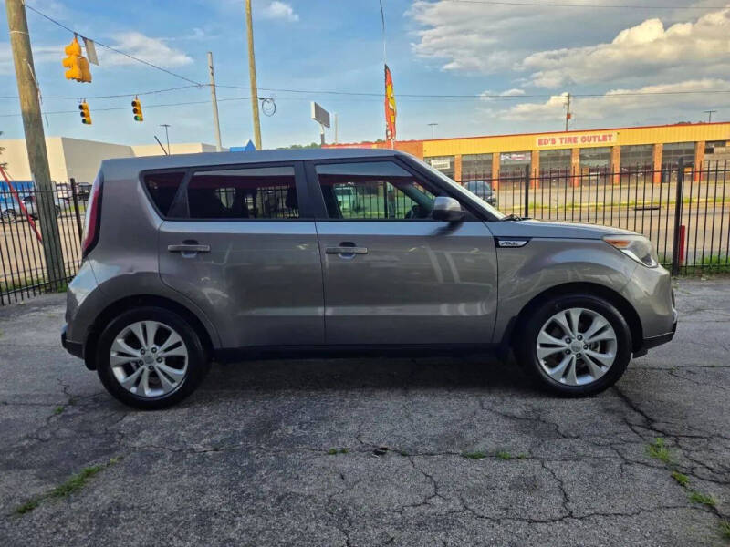 2016 Kia Soul +