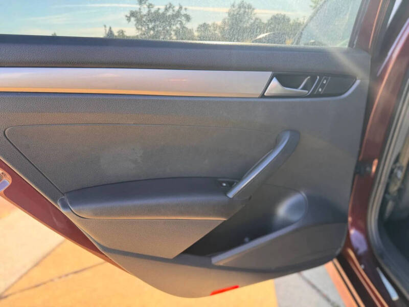 2012 Volkswagen Passat S PZEV