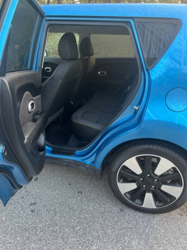 2016 Kia Soul +