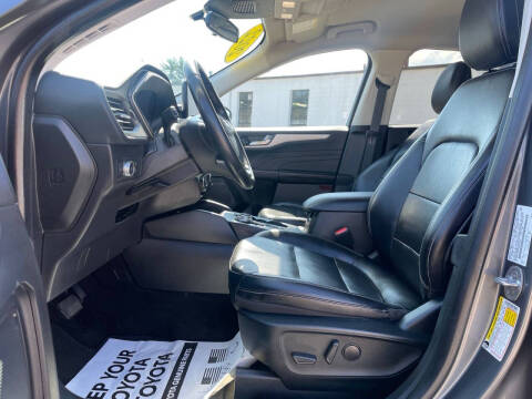2022 Ford Escape SEL