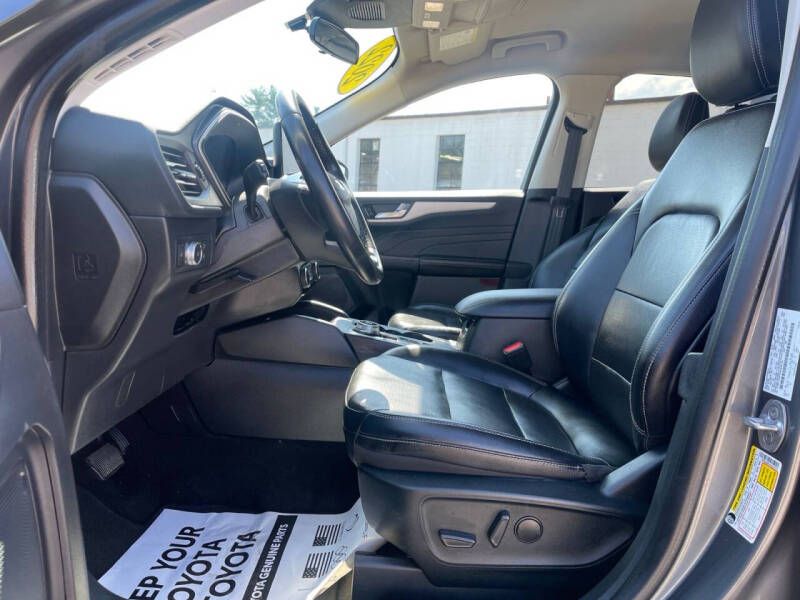 2022 Ford Escape SEL