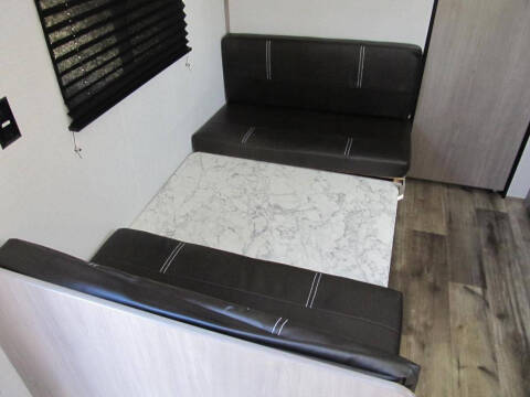 2024 Coleman CM17r24