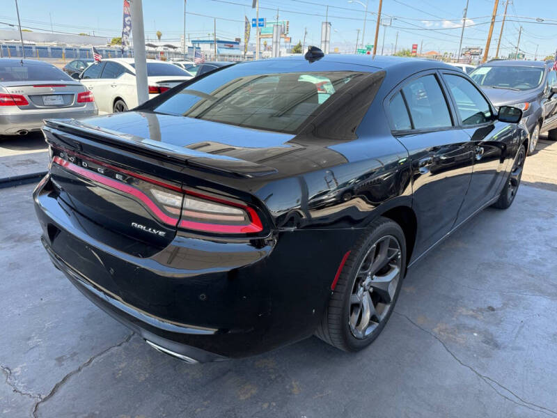 2017 Dodge Charger SXT
