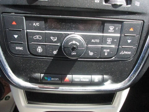 2012 Chrysler Town and Country Touring-L