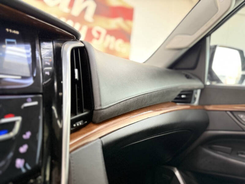 2019 Cadillac Escalade Luxury