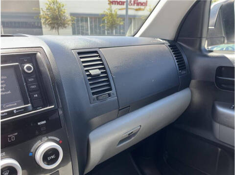 2016 Toyota Sequoia SR5