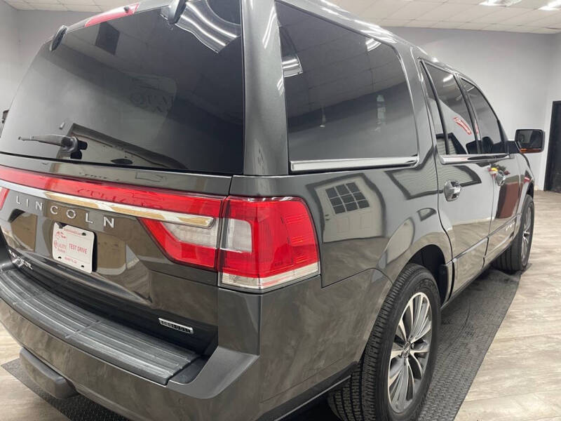 2016 Lincoln Navigator Select