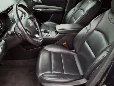 2023 Cadillac XT4 Premium Luxury