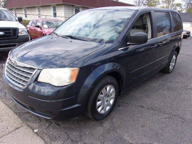2009 Chrysler Town and Country for sale at Gregory J Auto Sales in Roseville MI