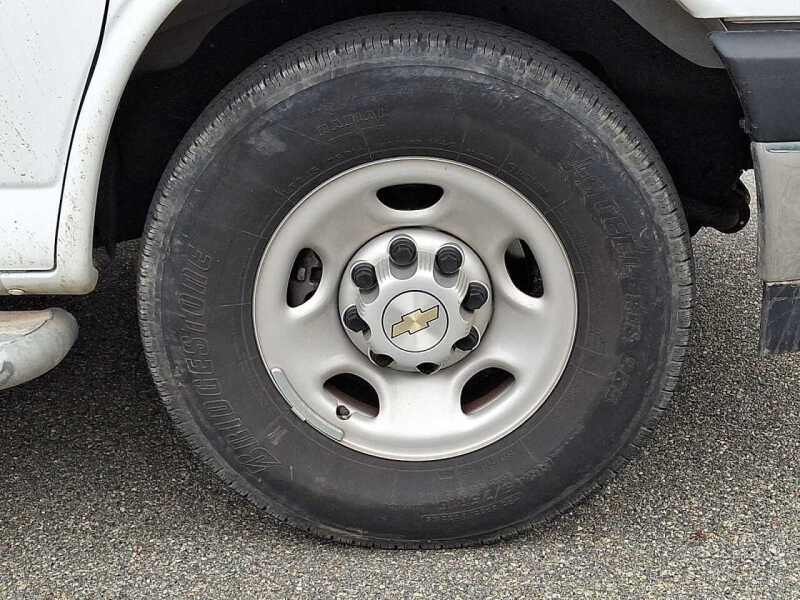 2024 Chevrolet Express 2500