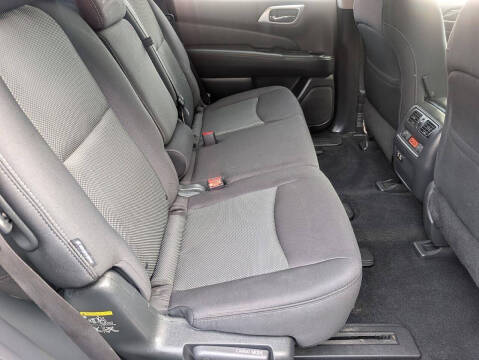 2020 Nissan Pathfinder S