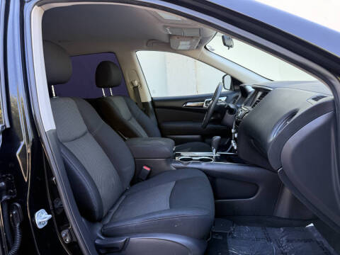 2017 Nissan Pathfinder S
