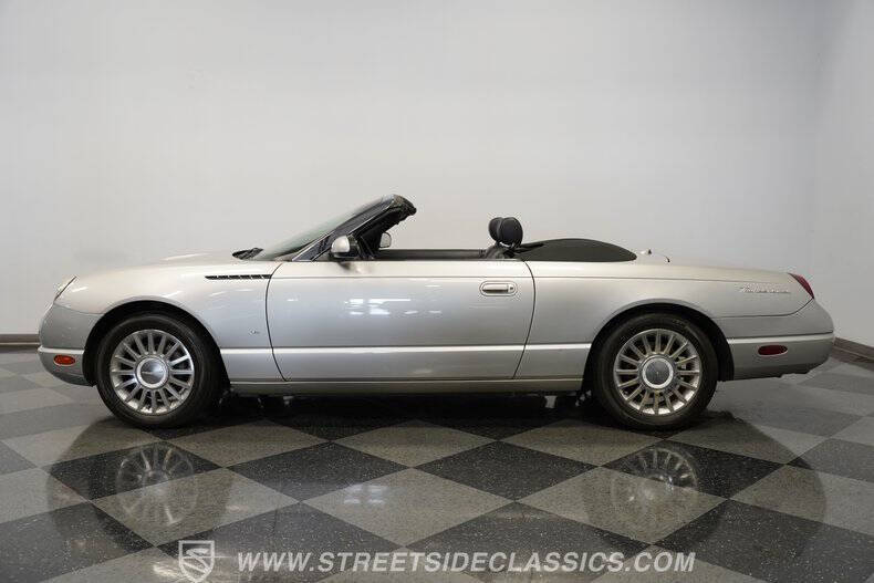 2004 Ford Thunderbird Deluxe