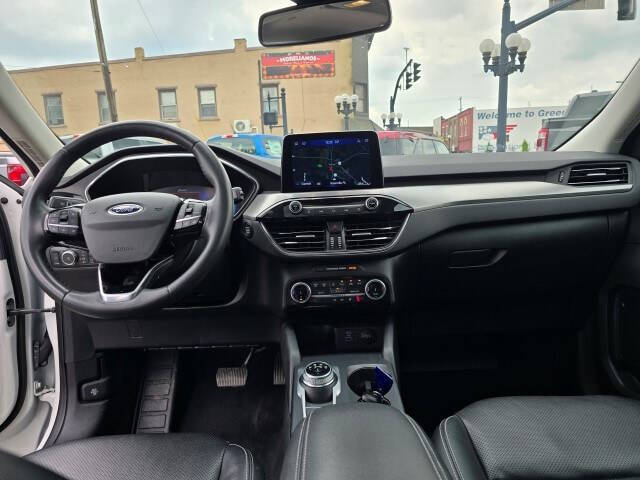 2022 Ford Escape Titanium