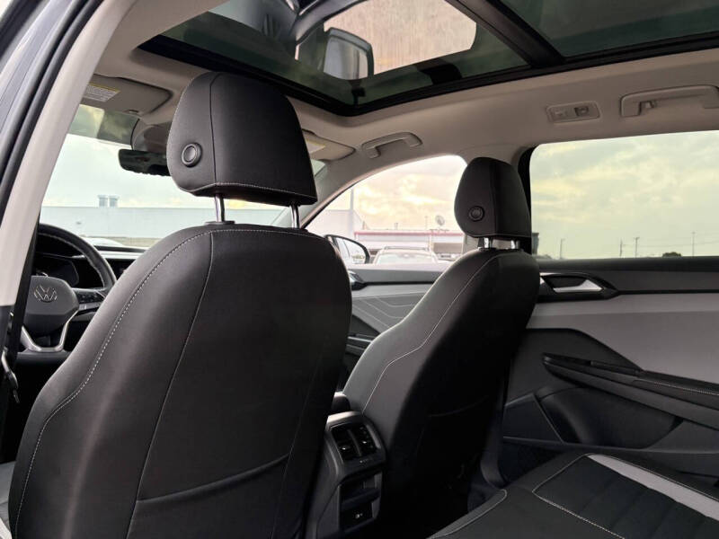 2024 Volkswagen Taos SEL 4Motion