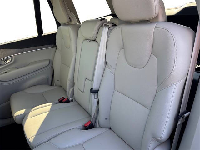 2024 Volvo XC90 Recharge T8 Core Bright Theme