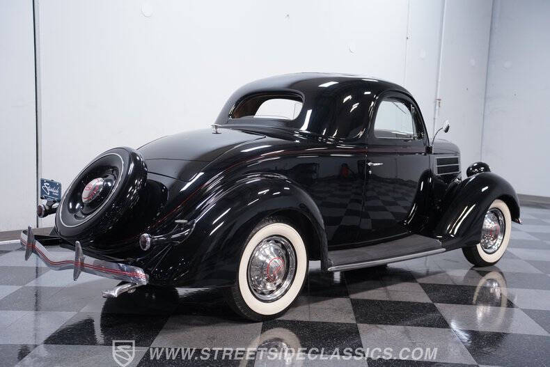 1936 Ford Deluxe