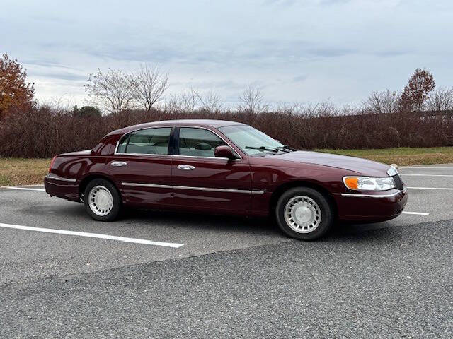 2000 Lincoln Town Car Executive