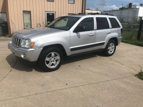 2006 Jeep Grand Cherokee for sale at Walker Motors in Muncie IN