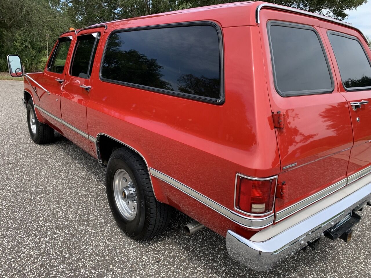 1987 Chevrolet Suburban 31