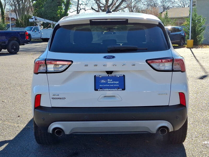 2020 Ford Escape SE