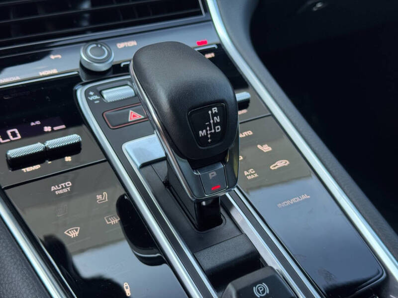 2023 Porsche Panamera 4 E-Hybrid