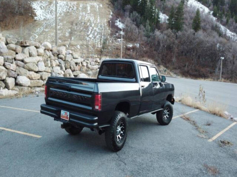 1985 Dodge W series's photo