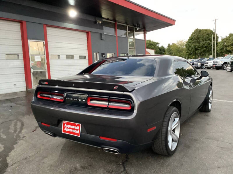 2021 Dodge Challenger SXT