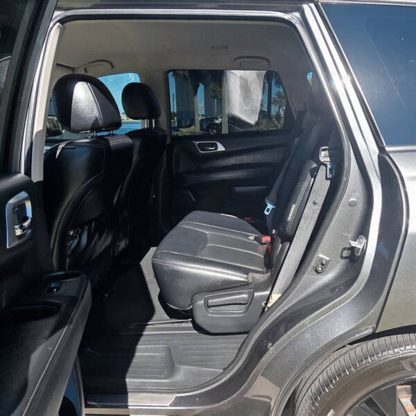 2018 Nissan Pathfinder SL