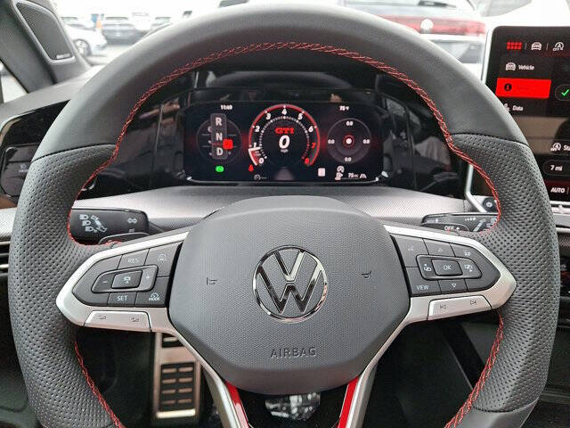 2025 Volkswagen Golf GTI SE