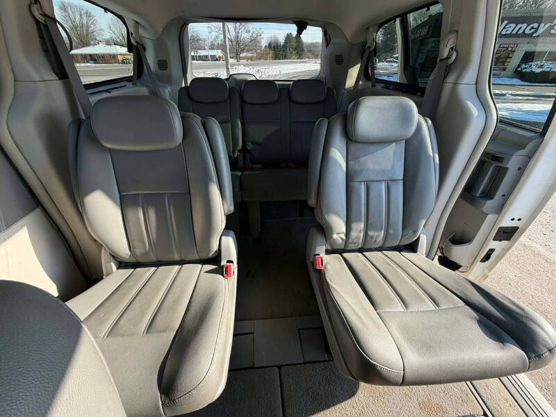 2010 Chrysler Town and Country Touring