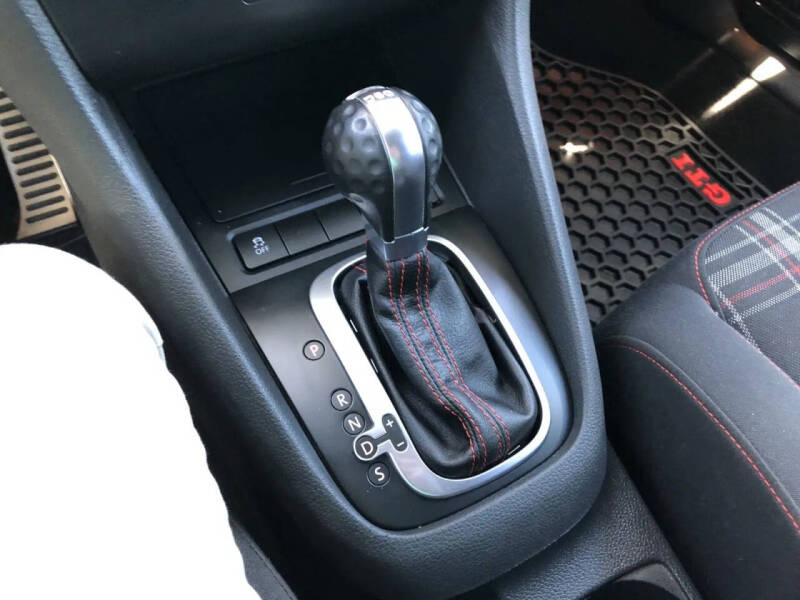 2013 Volkswagen GTI Wolfsburg Edition