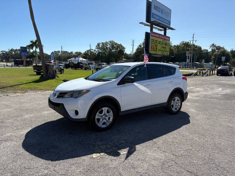 2013 Toyota RAV4 LE photo 14