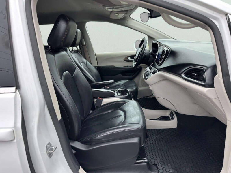 2017 Chrysler Pacifica Touring Plus