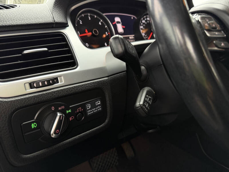 2012 Volkswagen Touareg TDI Lux