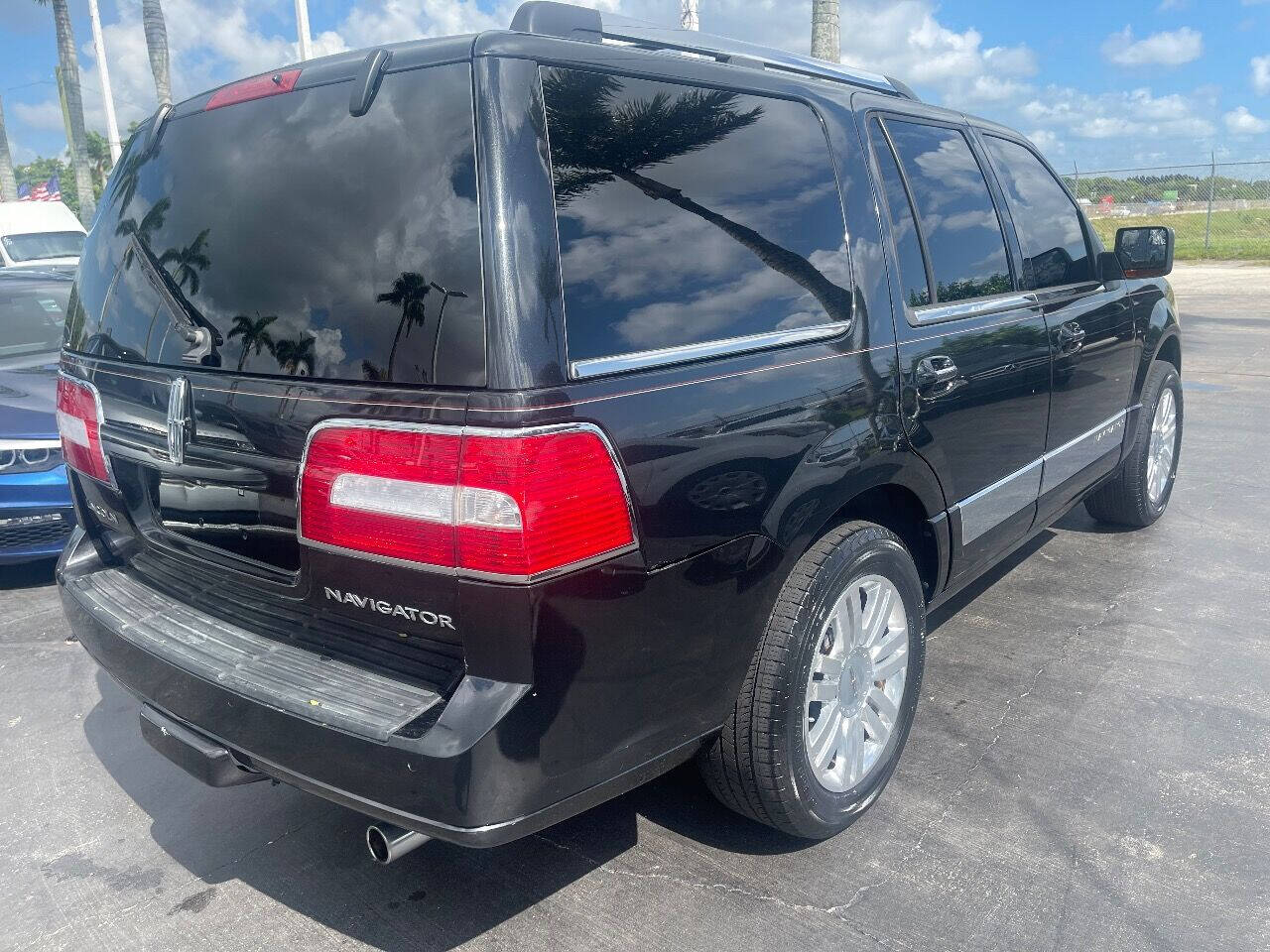 2014 LINCOLN Navigator SUV / Crossover - $15,900