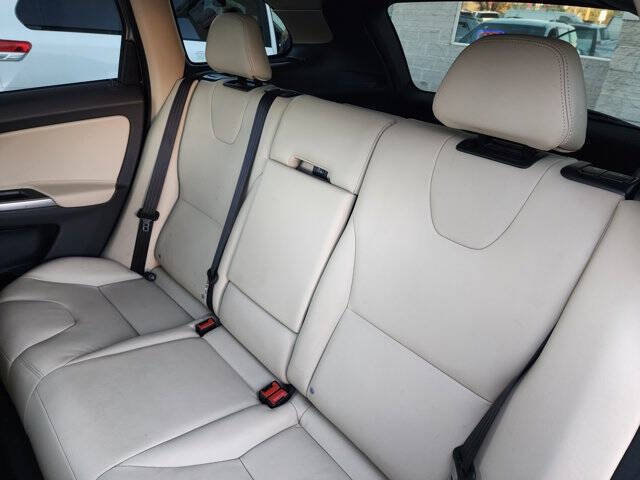 2016 Volvo XC60 T6 Drive-E