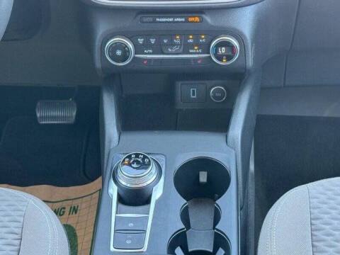 2020 Ford Escape SE