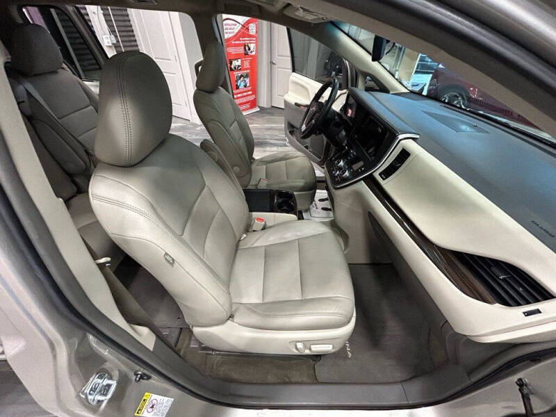 2017 Toyota Sienna