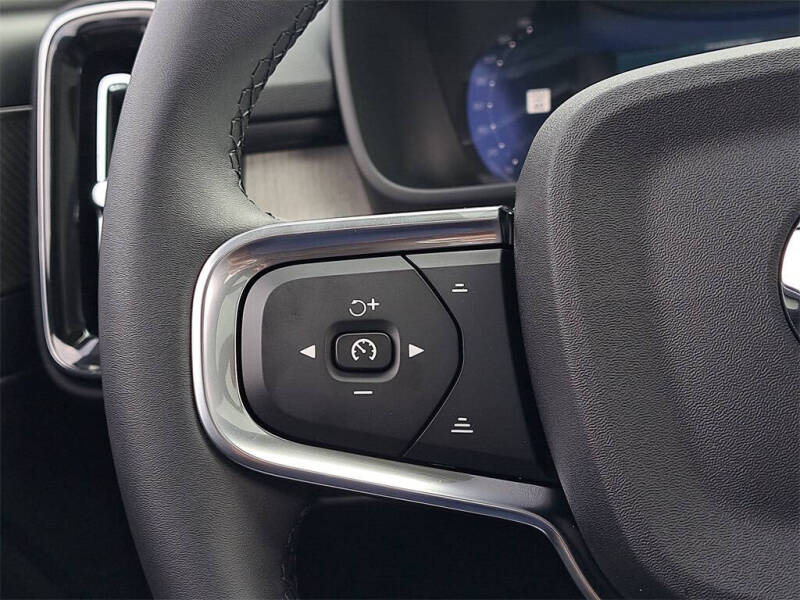 2026 Volvo XC40 B4 Plus