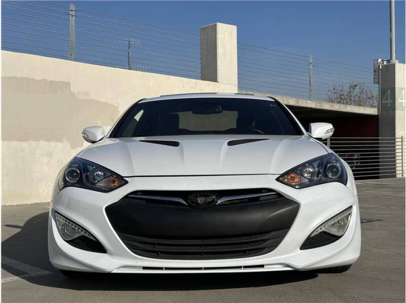 2016 Hyundai Genesis Coupe Ultimate photo 2