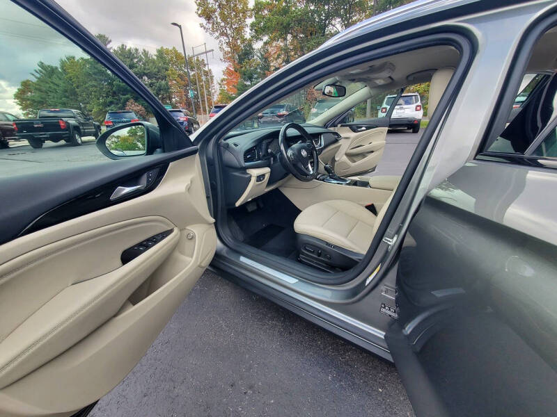 2018 Buick Regal TourX Essence