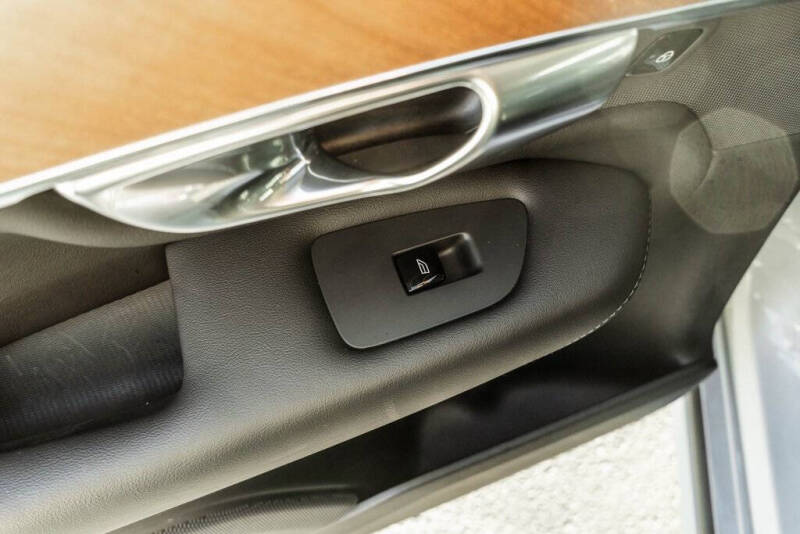 2025 Volvo XC90 B6 Plus Bright Theme 7P