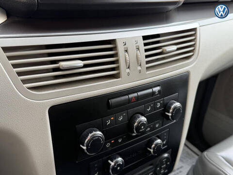 2010 Volkswagen Routan