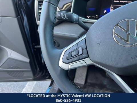 2025 Volkswagen Taos SE Black 4Motion