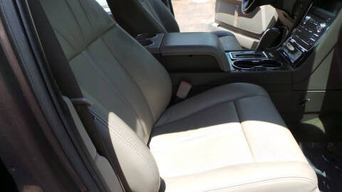 2016 Lincoln Navigator Select