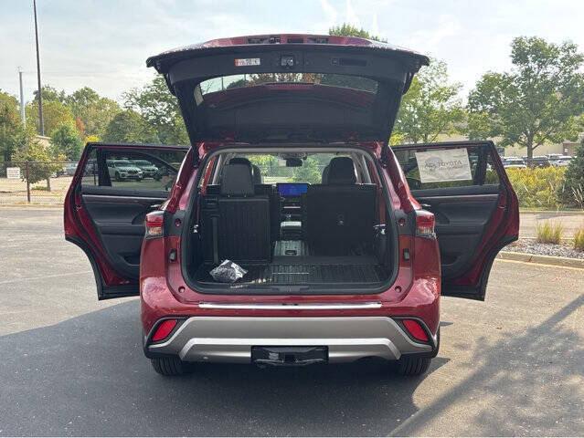 2025 Toyota Highlander Platinum