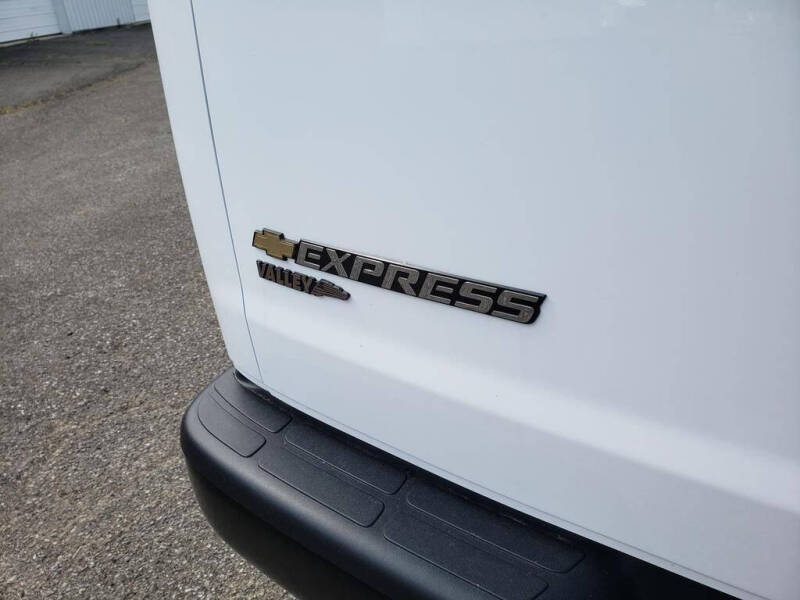 2025 Chevrolet Express 2500