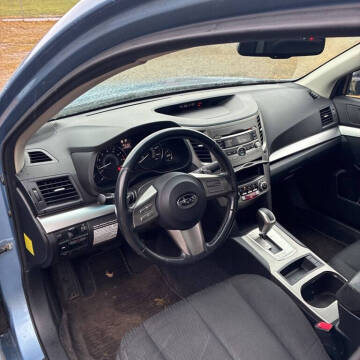 2010 Subaru Legacy 2.5i Premium